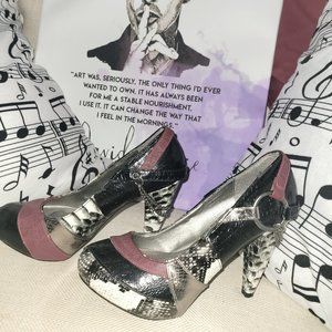 BKE Snake Skin Chain Stiletto Pumps Size 6